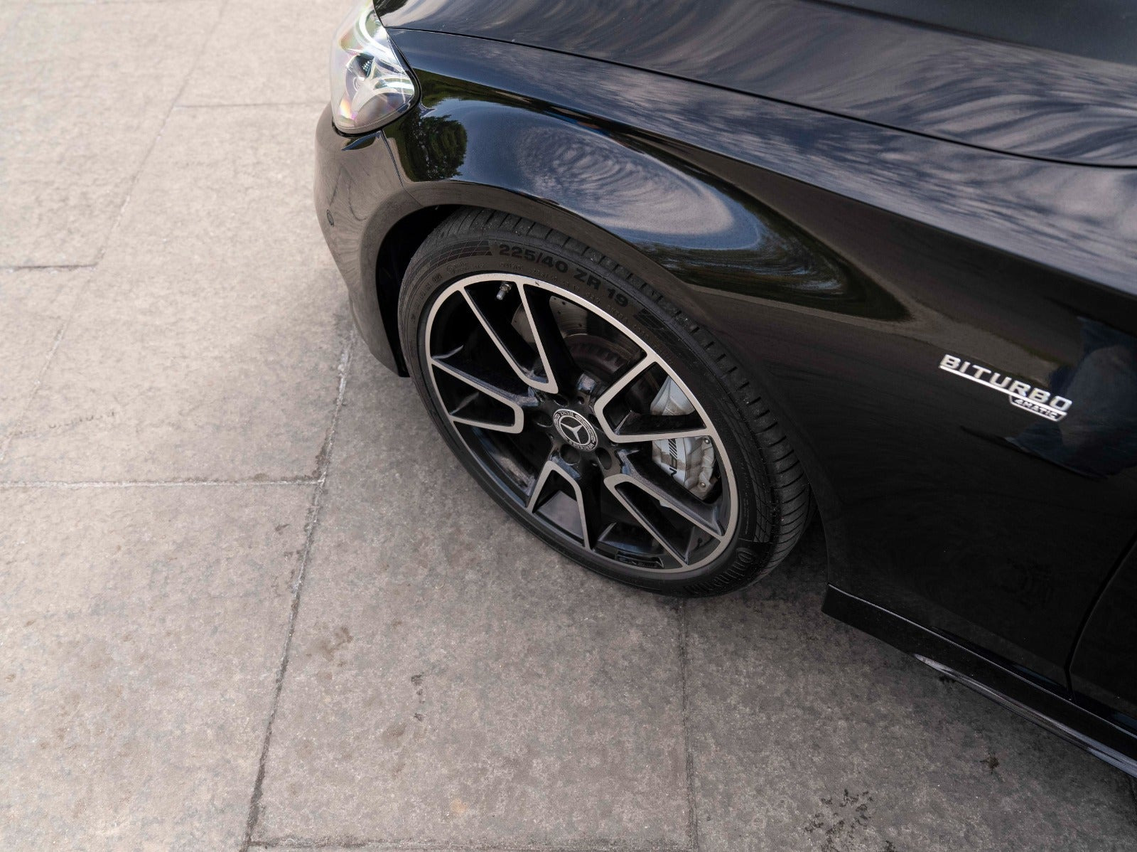 Sort Mercedes C43 fra 2018