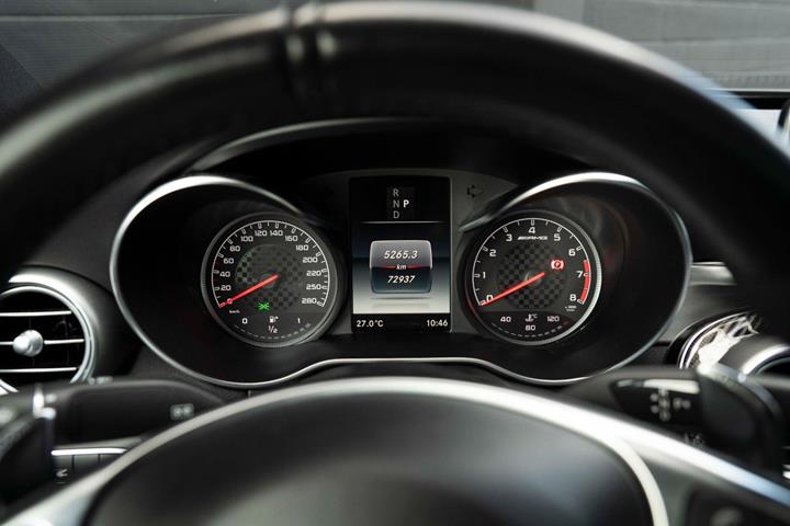Sort Mercedes C43 fra 2018