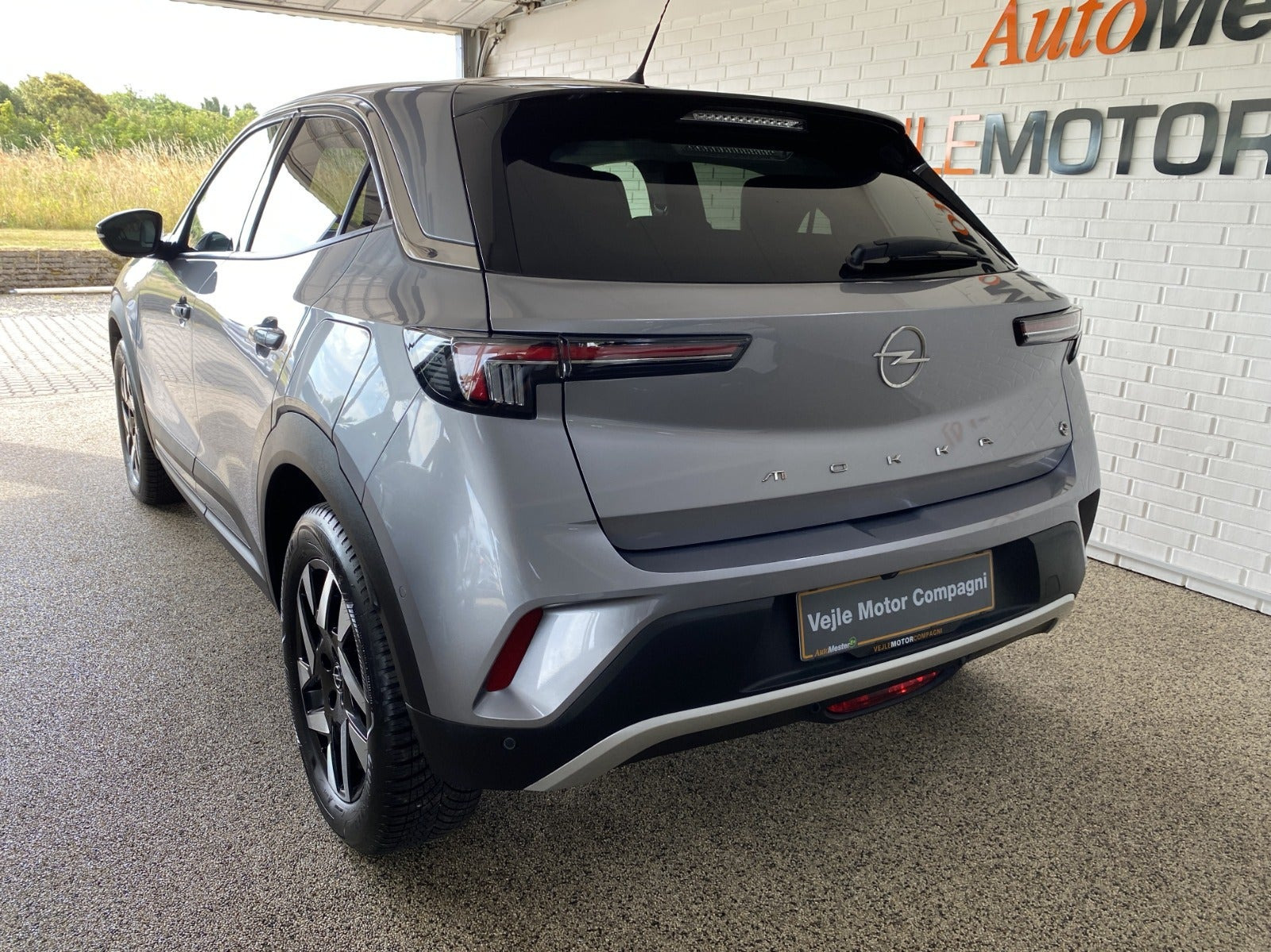 Sølv Opel Mokka-e fra 2023