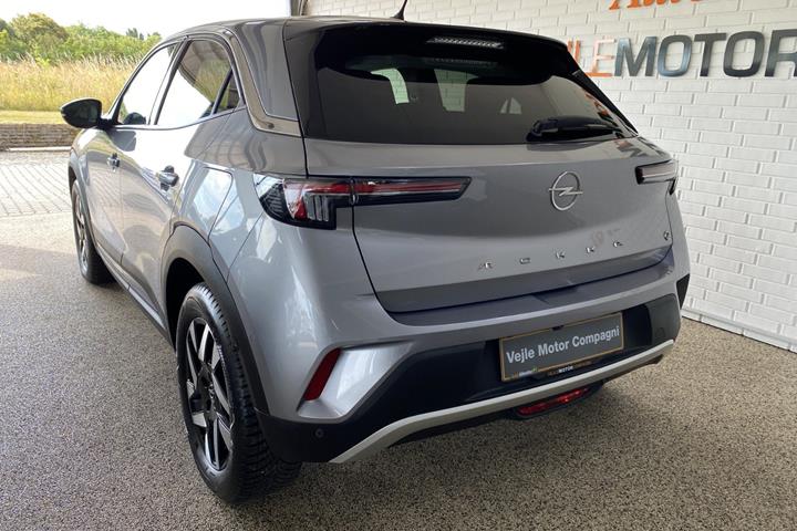 Sølv Opel Mokka-e fra 2023