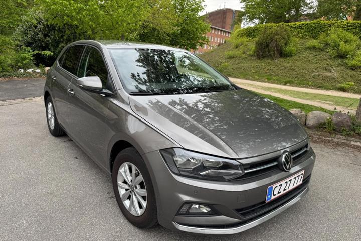 Grå VW Polo fra 2021