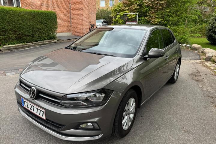 Grå VW Polo fra 2021