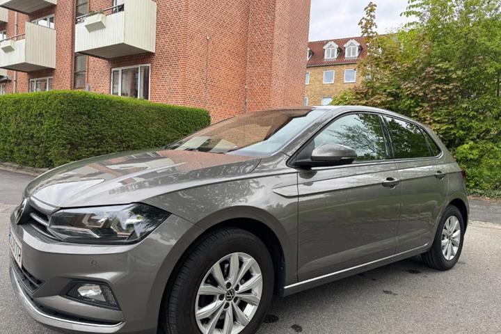 Grå VW Polo fra 2021