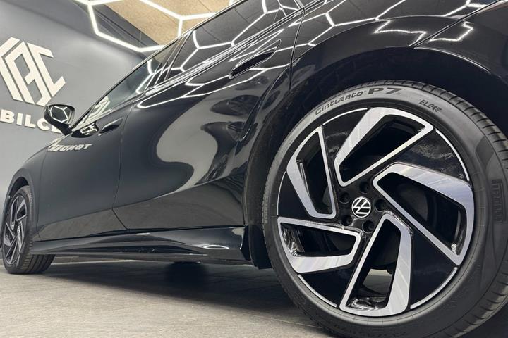 Sort VW ID.7 fra 2025