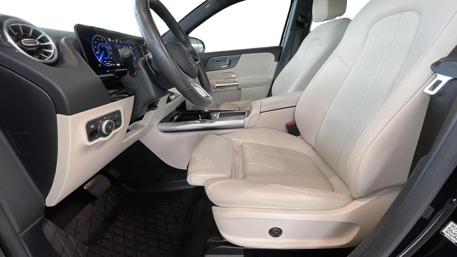 Sort Mercedes EQA250+ fra 2024