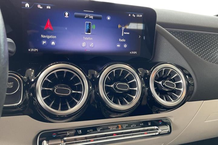 Sort Mercedes EQA250+ fra 2024