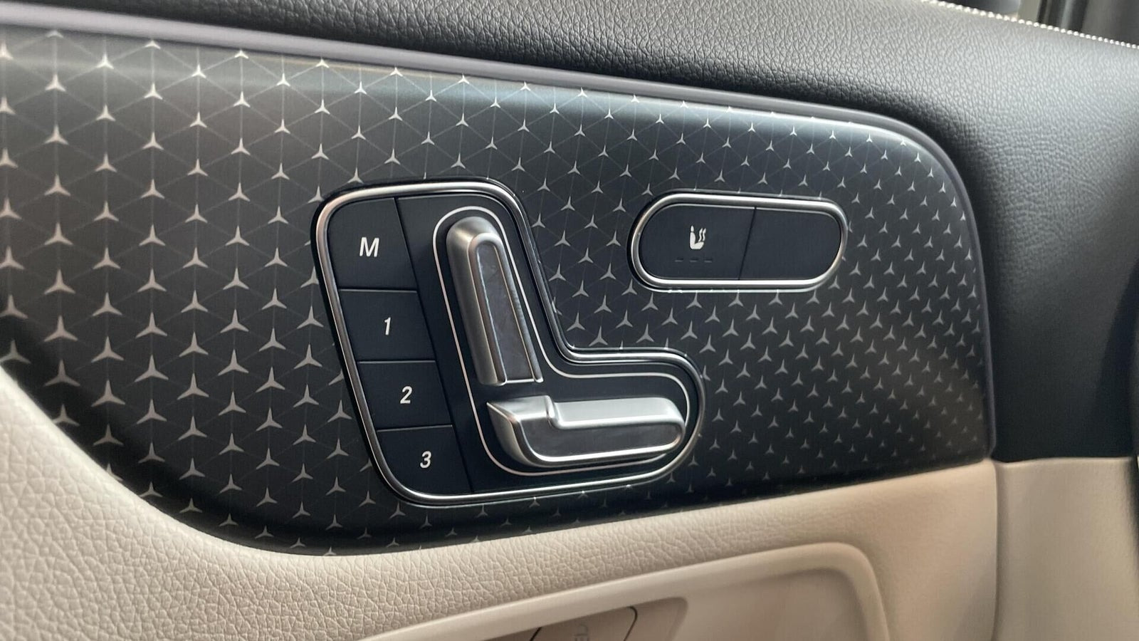 Sort Mercedes EQA250+ fra 2024