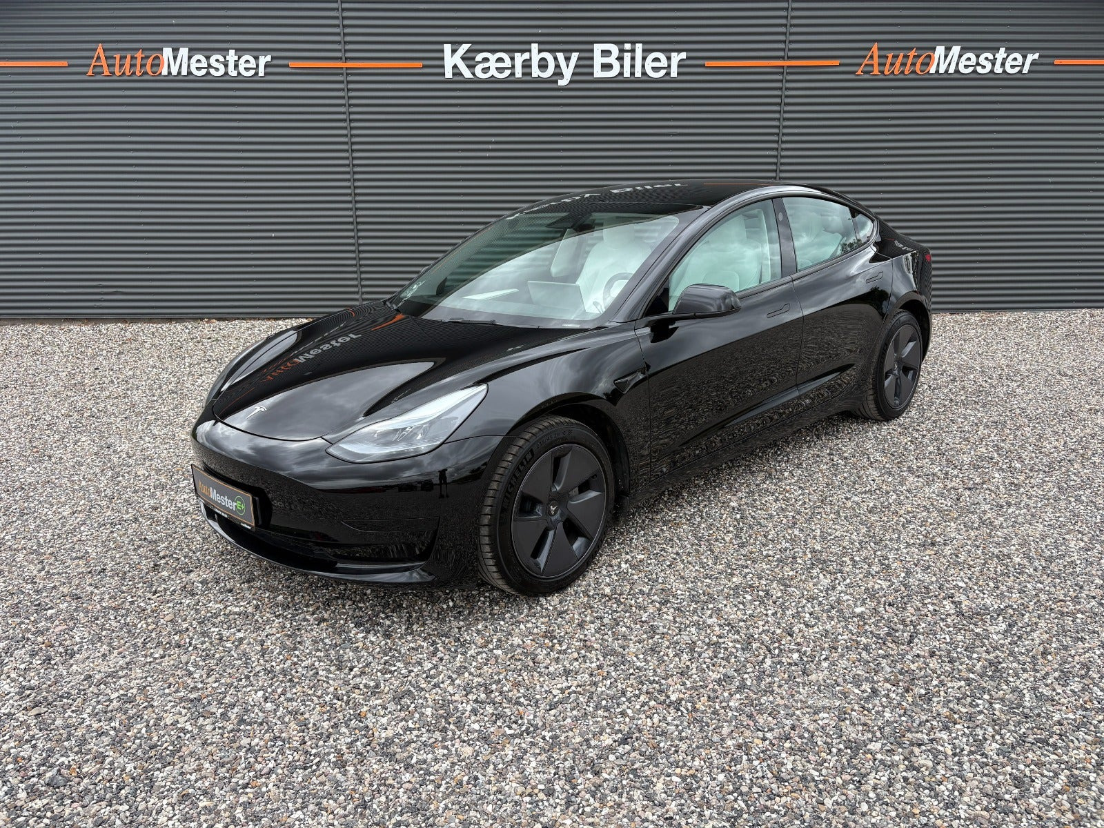 Tesla Model 3 RWD