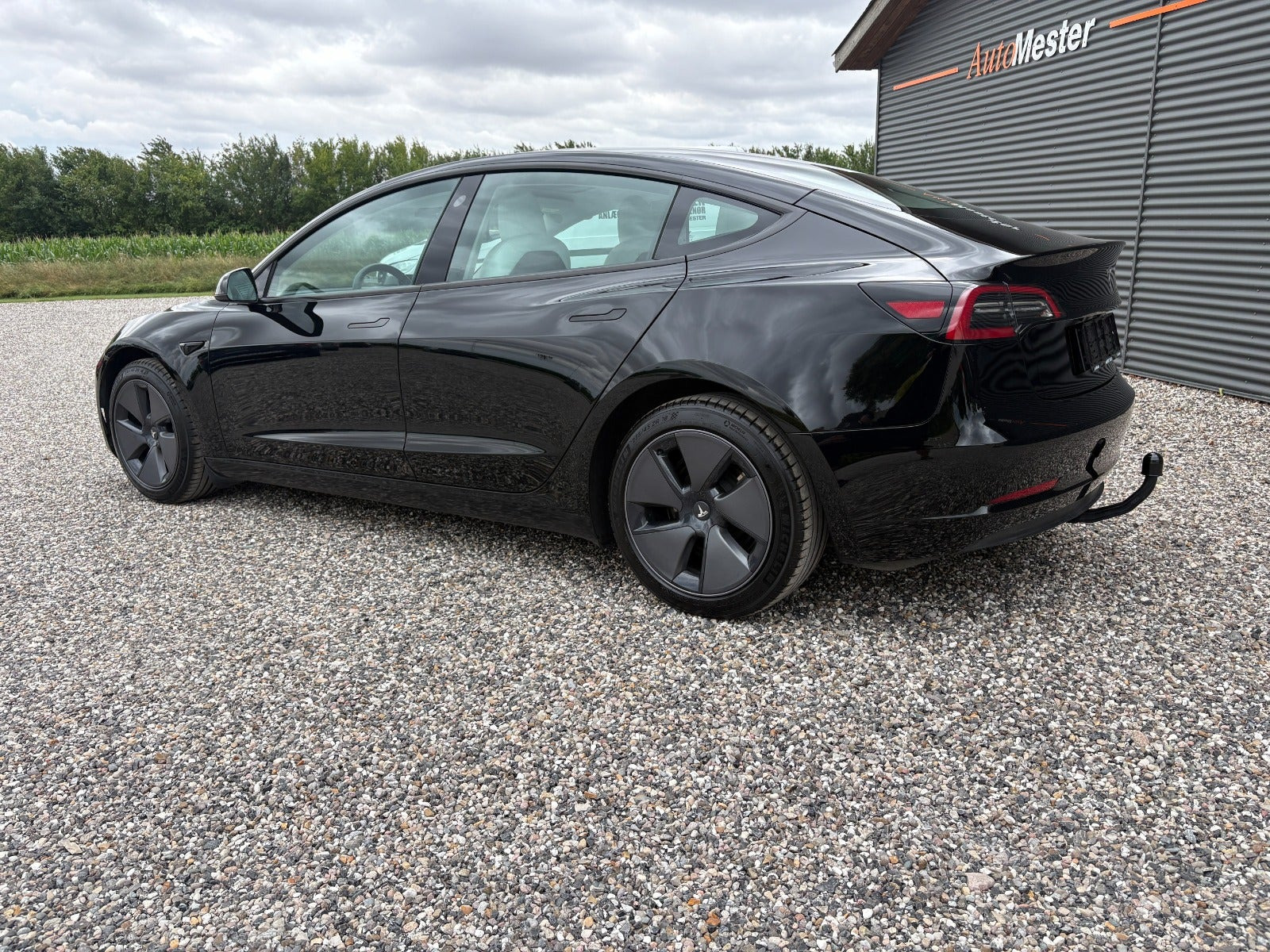 Sort Tesla Model 3 fra 2023