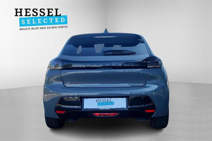Grå Peugeot e-208 fra 2025