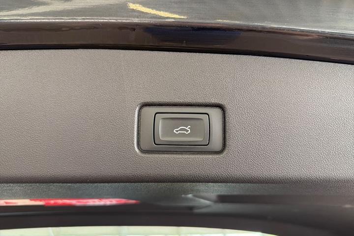 Sort Audi Q4 e-tron fra 2023