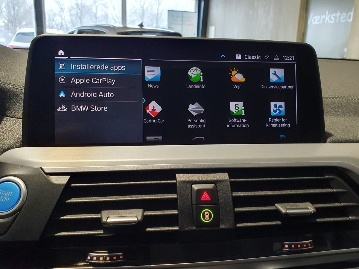 Blå BMW iX3 fra 2021