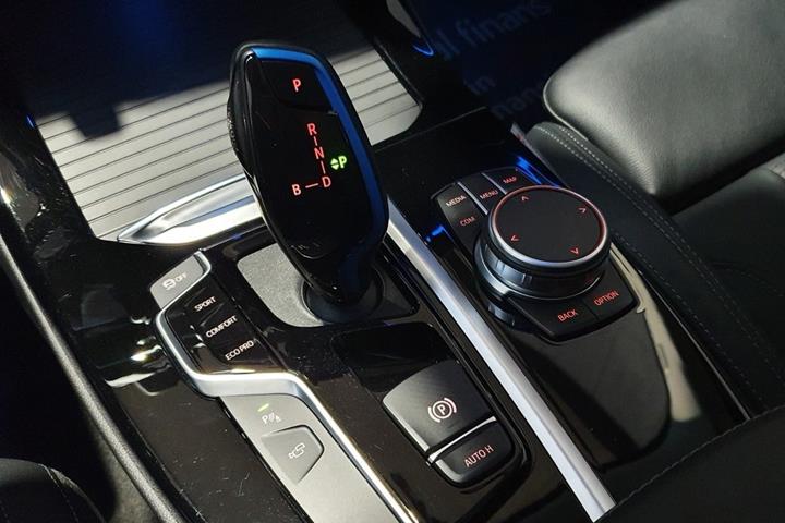Blå BMW iX3 fra 2021