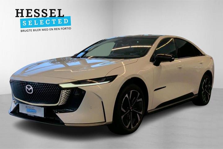 Hvid Mazda 6e fra 2025 set udefra
