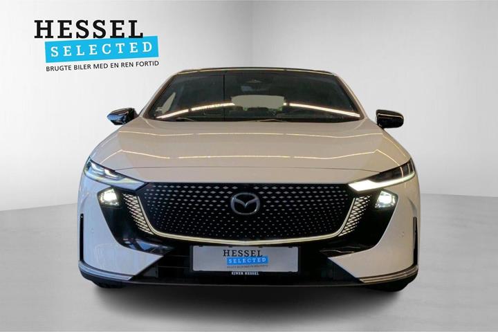 Hvid Mazda 6e fra 2025