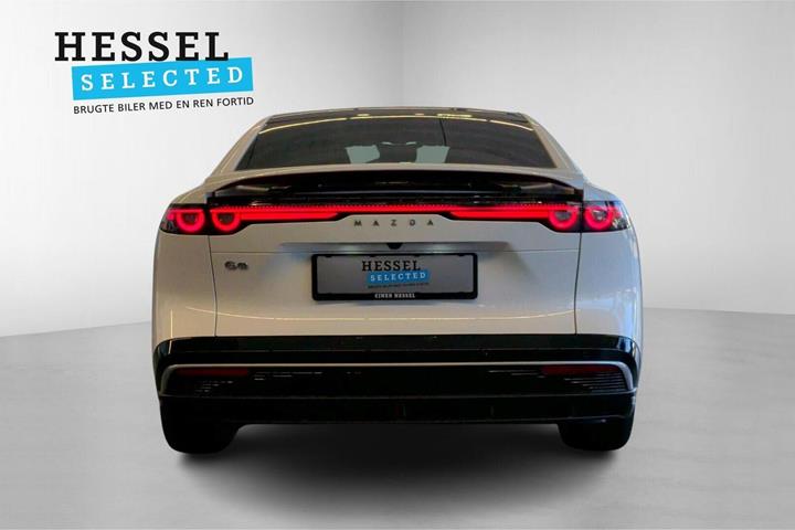 Hvid Mazda 6e fra 2025