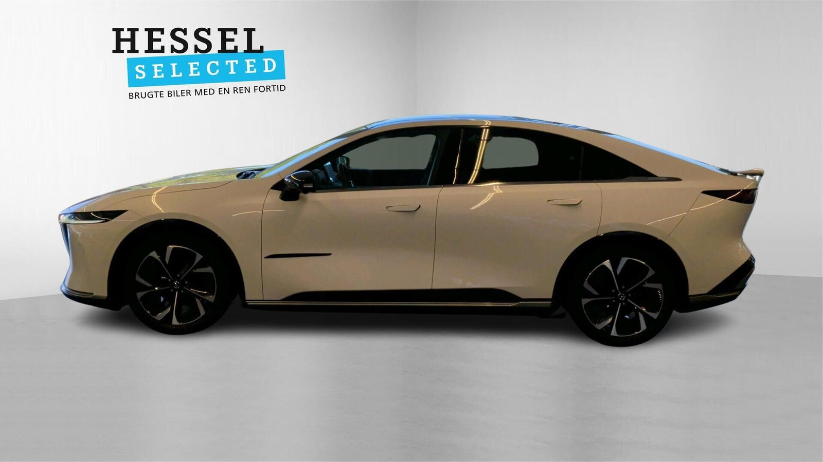 Hvid Mazda 6e fra 2025