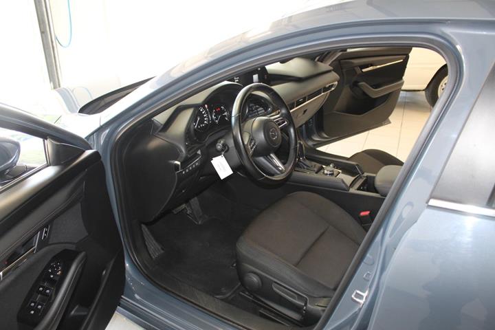 Grå Mazda 3 fra 2019
