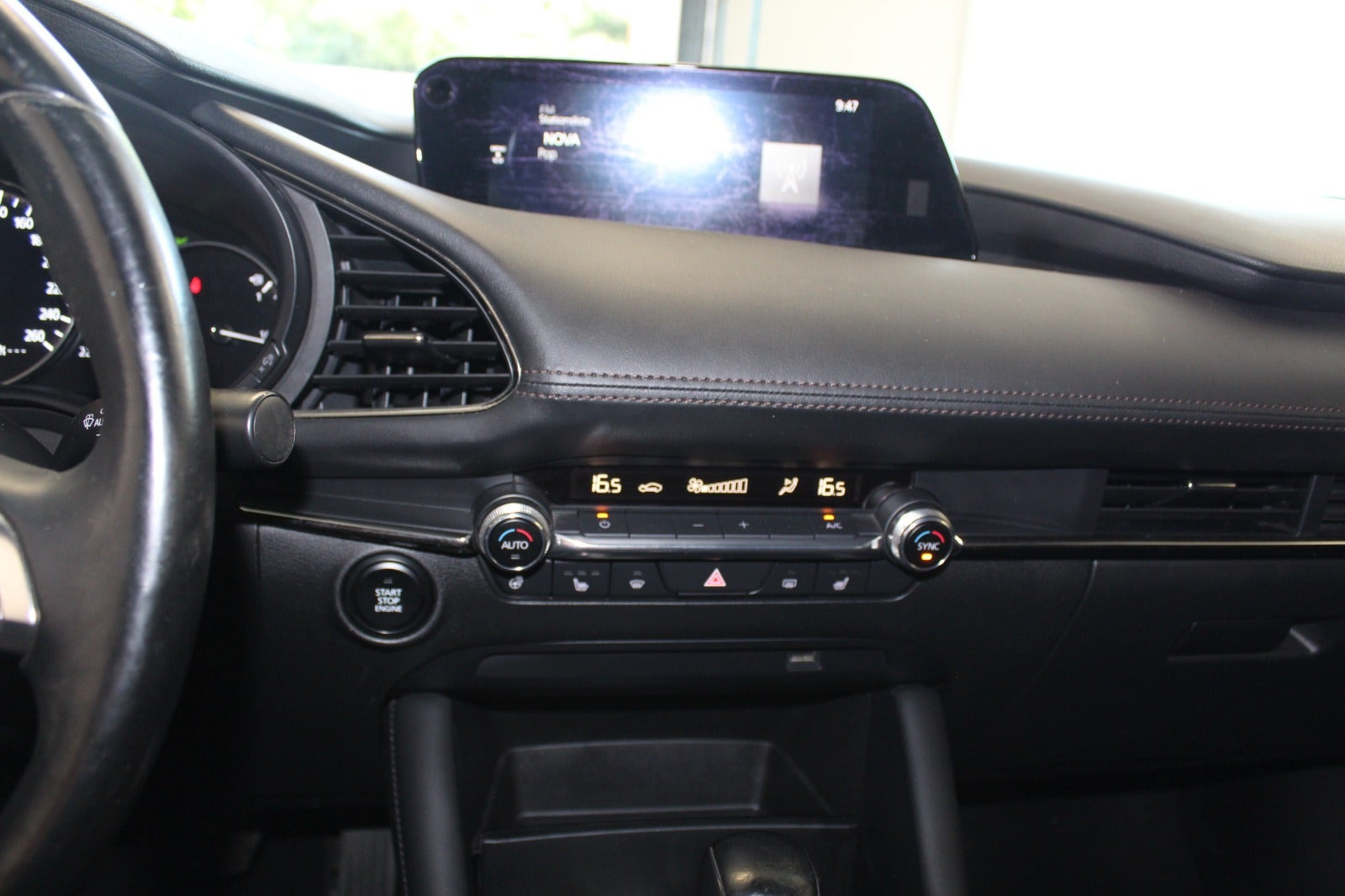 Grå Mazda 3 fra 2019