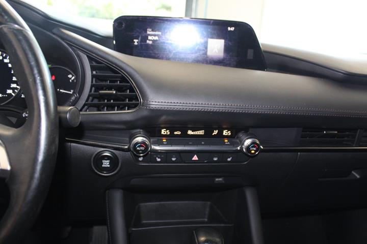 Grå Mazda 3 fra 2019