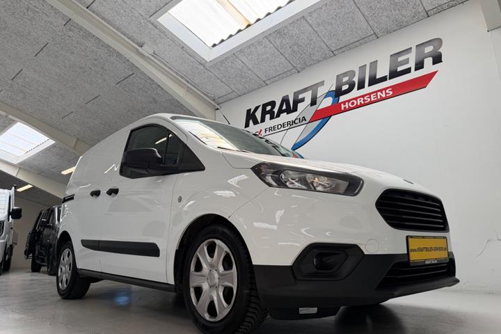 Hvid Ford Transit Courier fra 2020