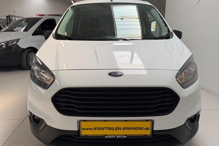 Hvid Ford Transit Courier fra 2020