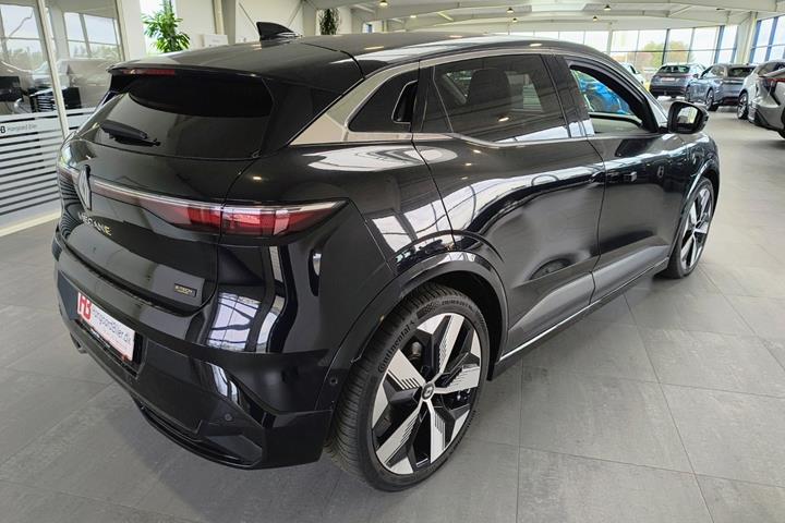 Sort Renault Megane E-Tech fra 2023