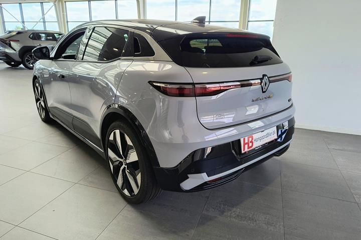 Grå Renault Megane E-Tech fra 2023