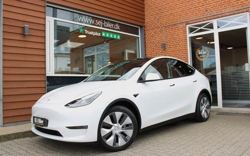 Tesla Model Y Long Range AWD