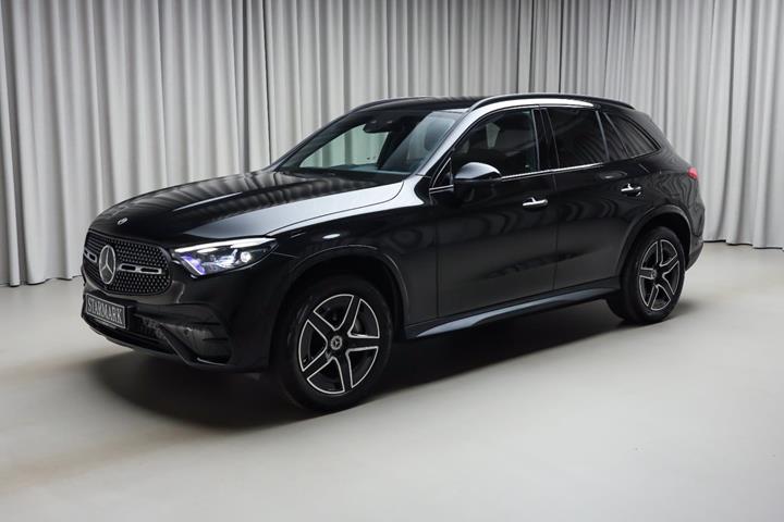Sort Mercedes GLC300 de fra 2024