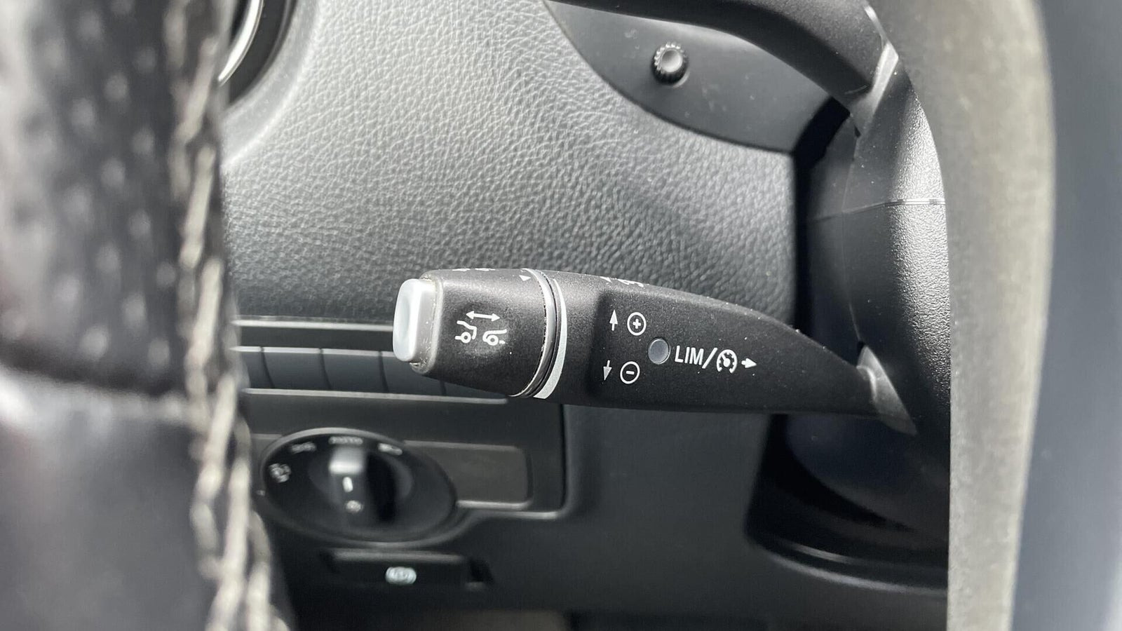 Hvid Mercedes Vito 114 fra 2022