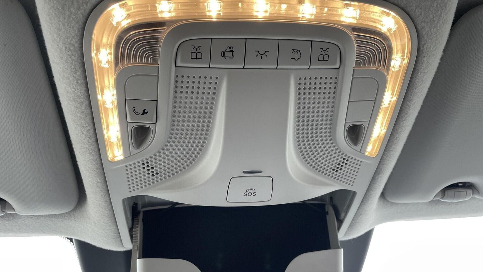Hvid Mercedes Vito 114 fra 2022