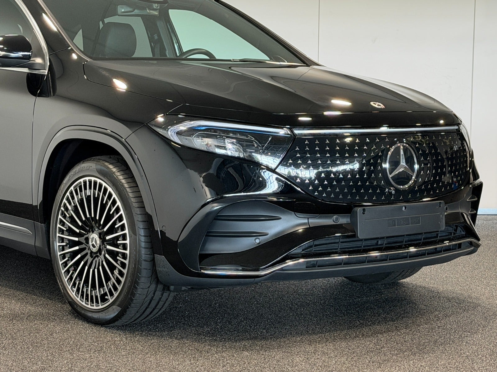 Sort Mercedes EQA250+ fra 2024
