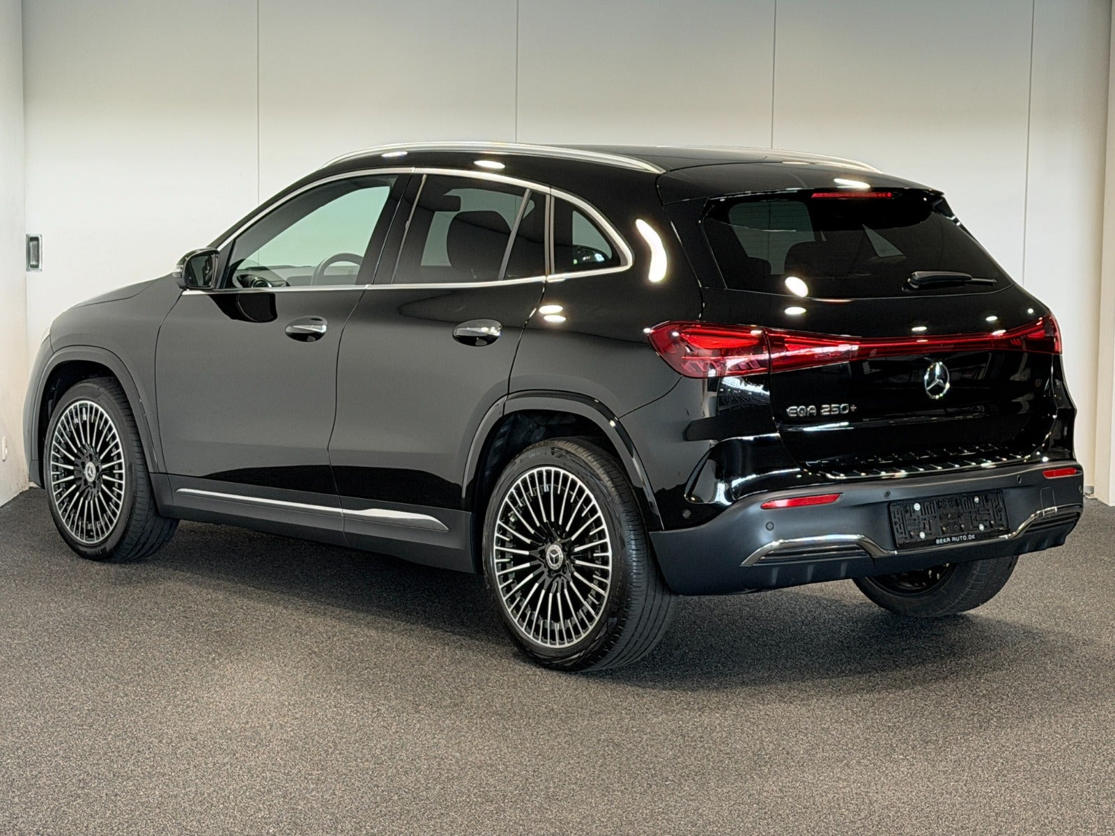 Sort Mercedes EQA250+ fra 2024