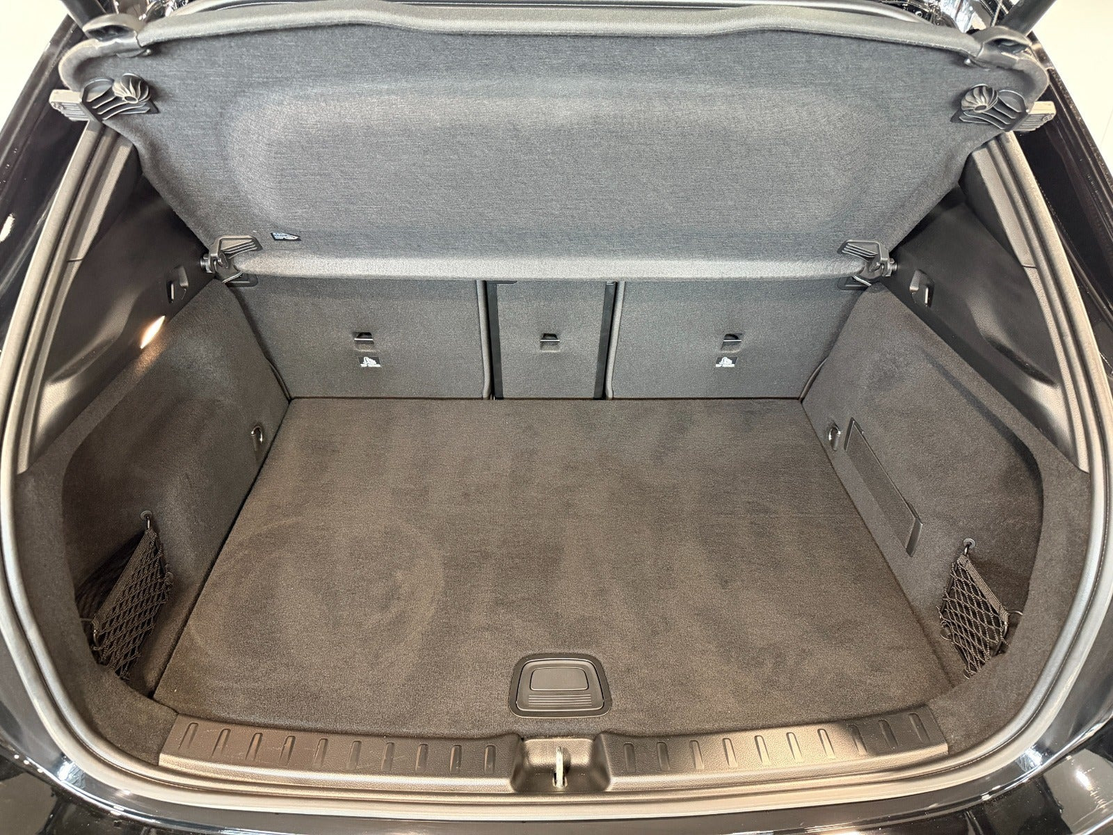 Sort Mercedes EQA250+ fra 2024