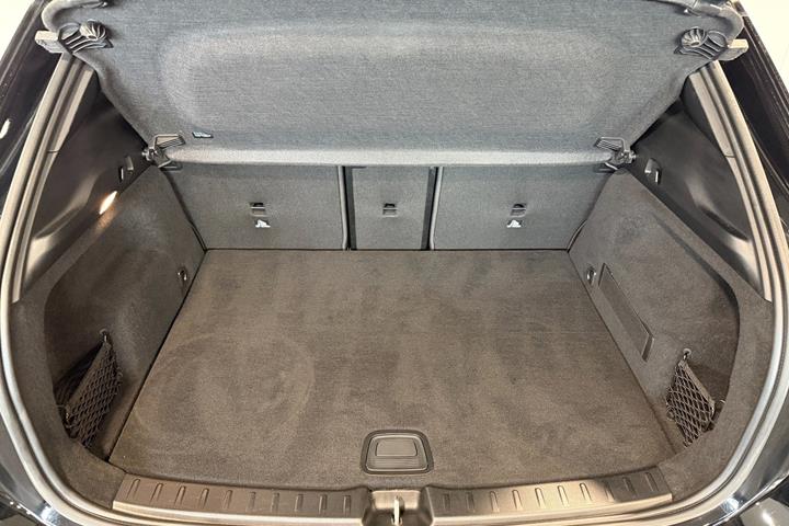 Sort Mercedes EQA250+ fra 2024