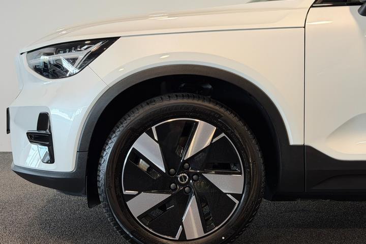 Hvid Volvo C40 fra 2024