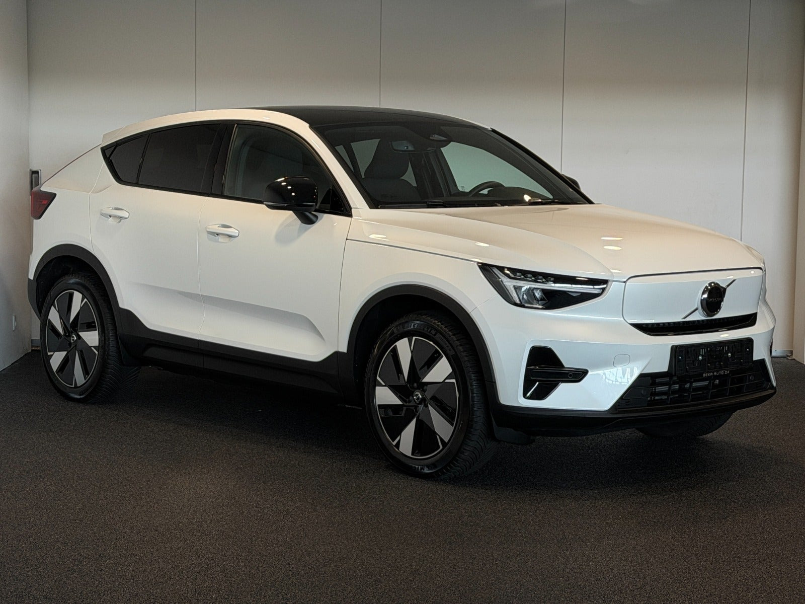 Hvid Volvo C40 fra 2024