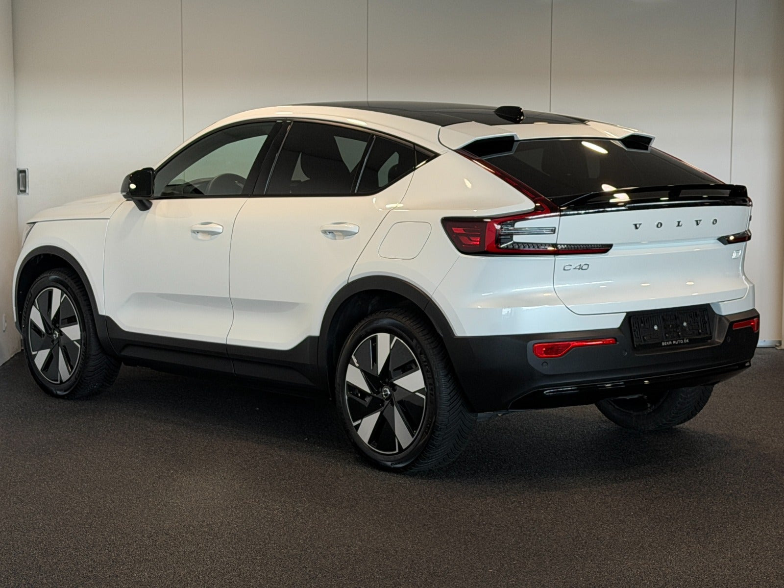 Hvid Volvo C40 fra 2024