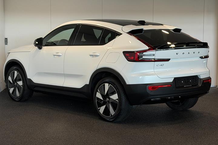 Hvid Volvo C40 fra 2024