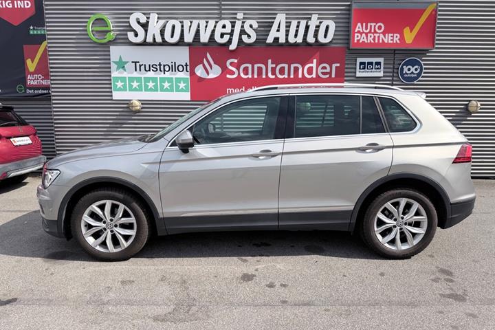 Grå VW Tiguan fra 2018