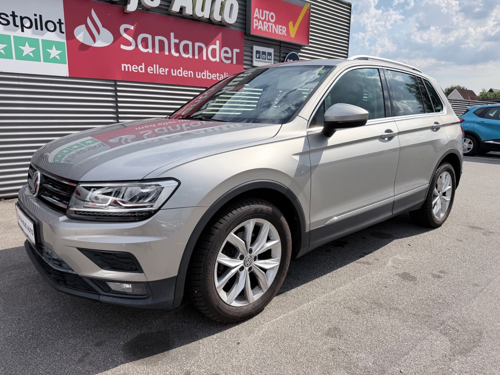 Grå VW Tiguan fra 2018