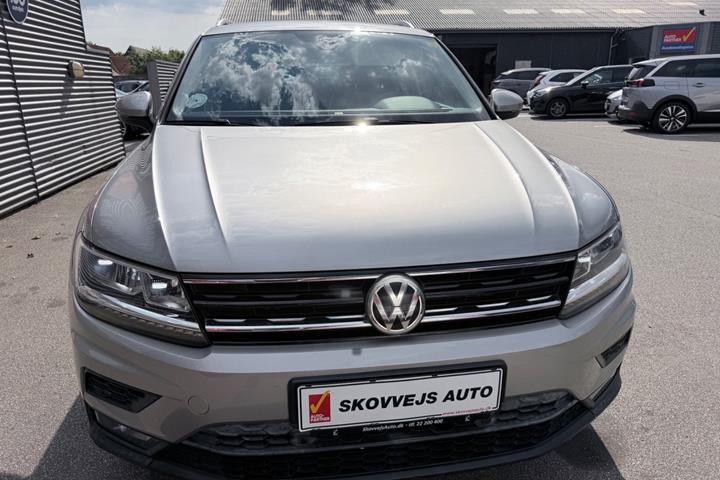 Grå VW Tiguan fra 2018