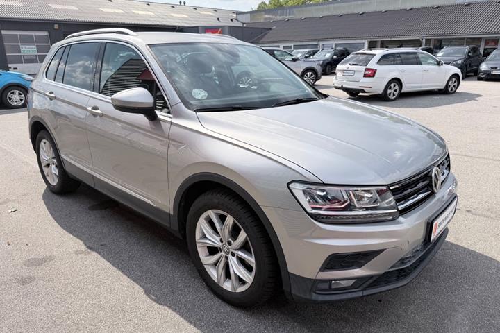Grå VW Tiguan fra 2018