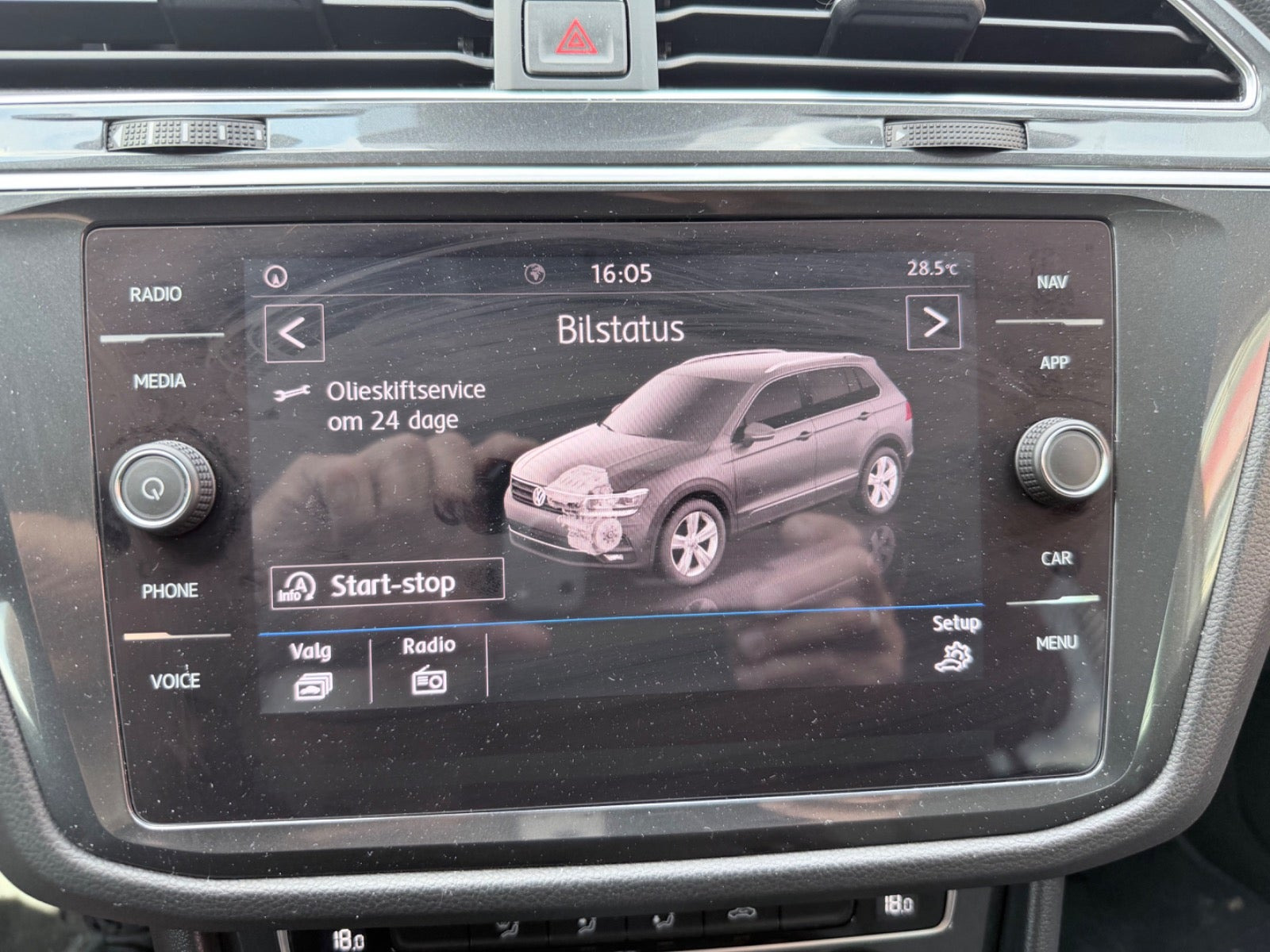 Grå VW Tiguan fra 2018