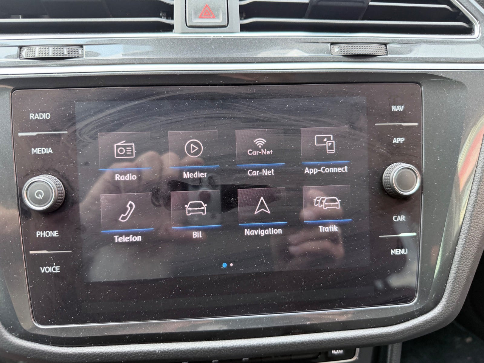 Grå VW Tiguan fra 2018