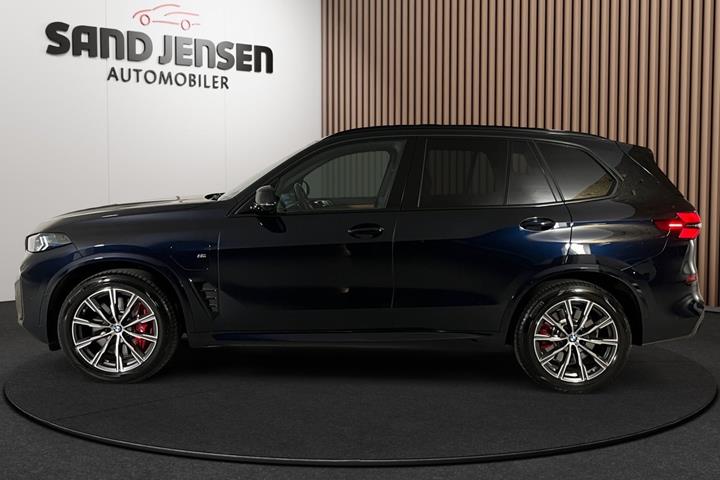 Sort BMW X5 fra 2025