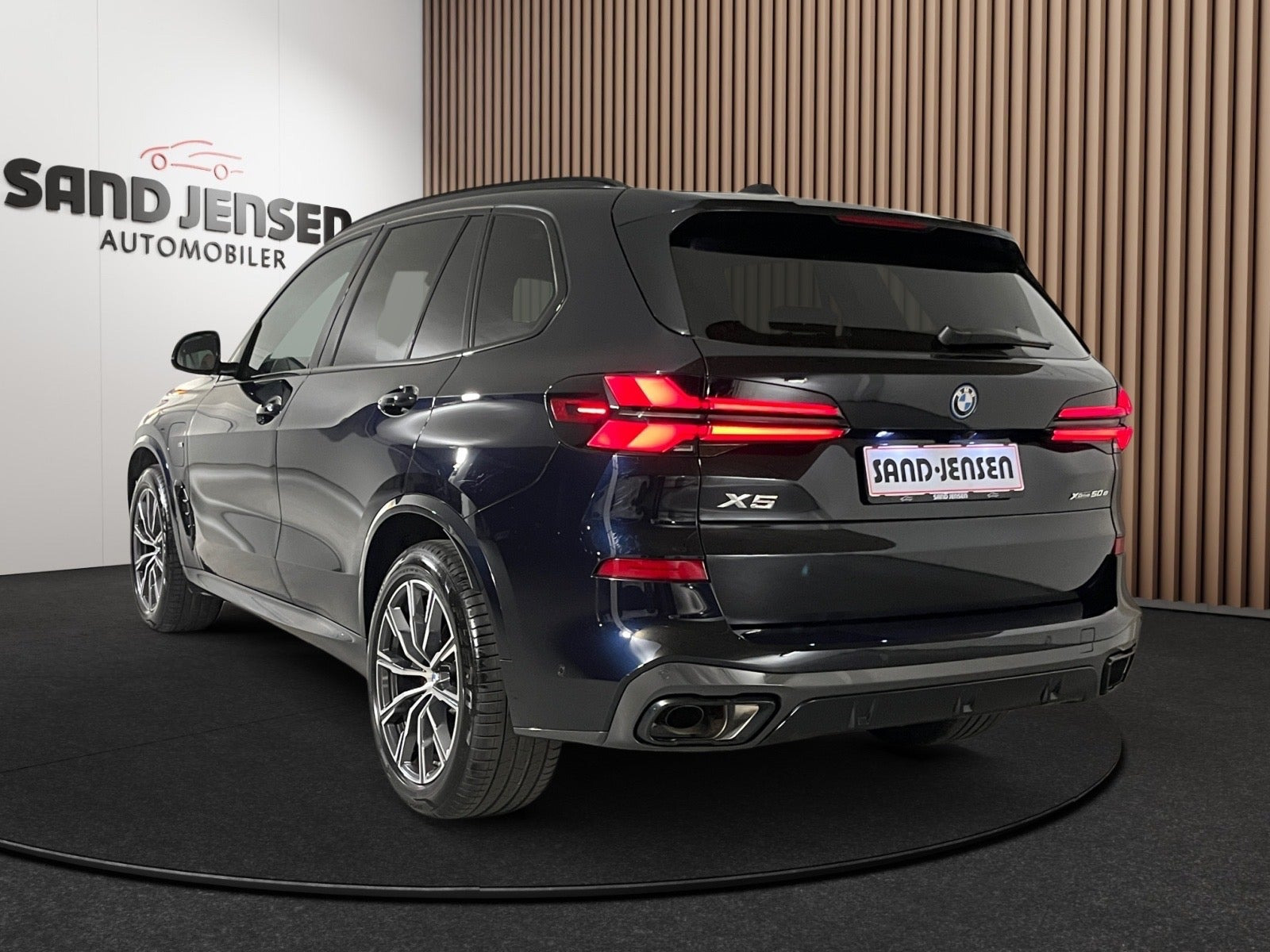 Sort BMW X5 fra 2025