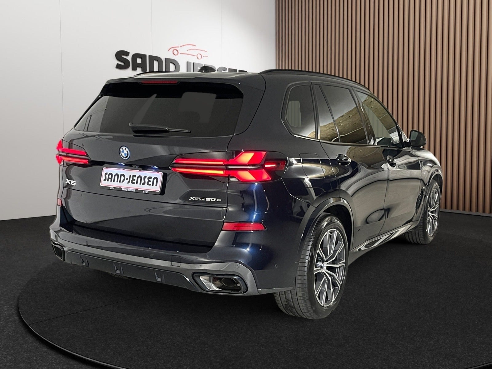Sort BMW X5 fra 2025
