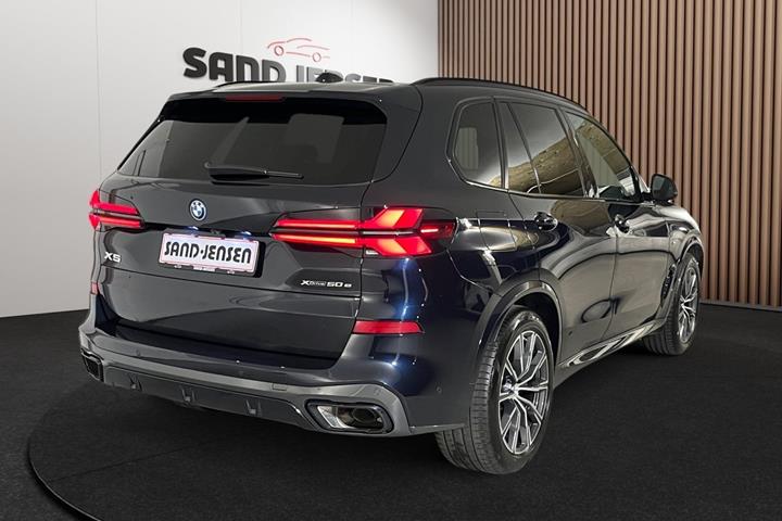 Sort BMW X5 fra 2025